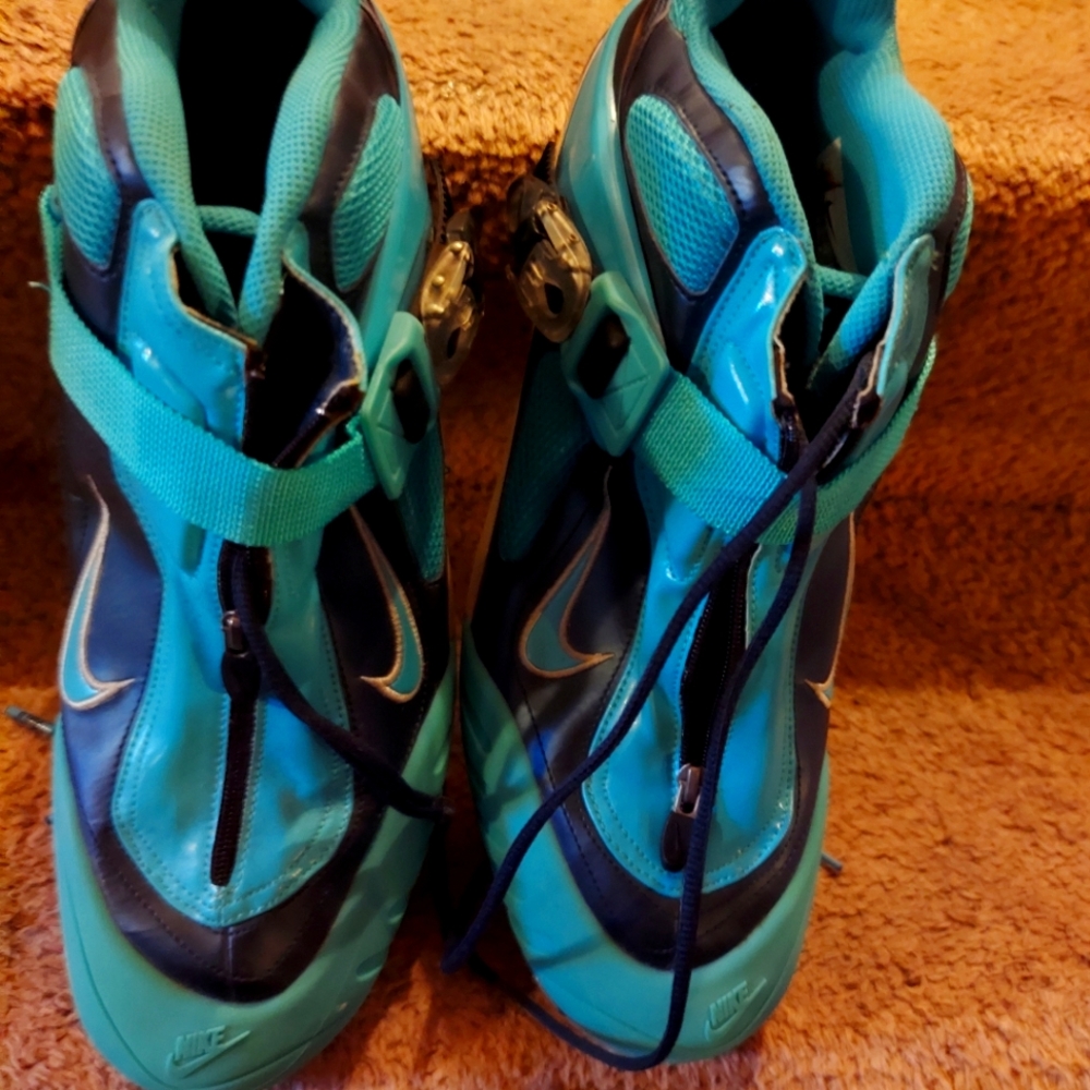 Nike size 12 turf sneakers